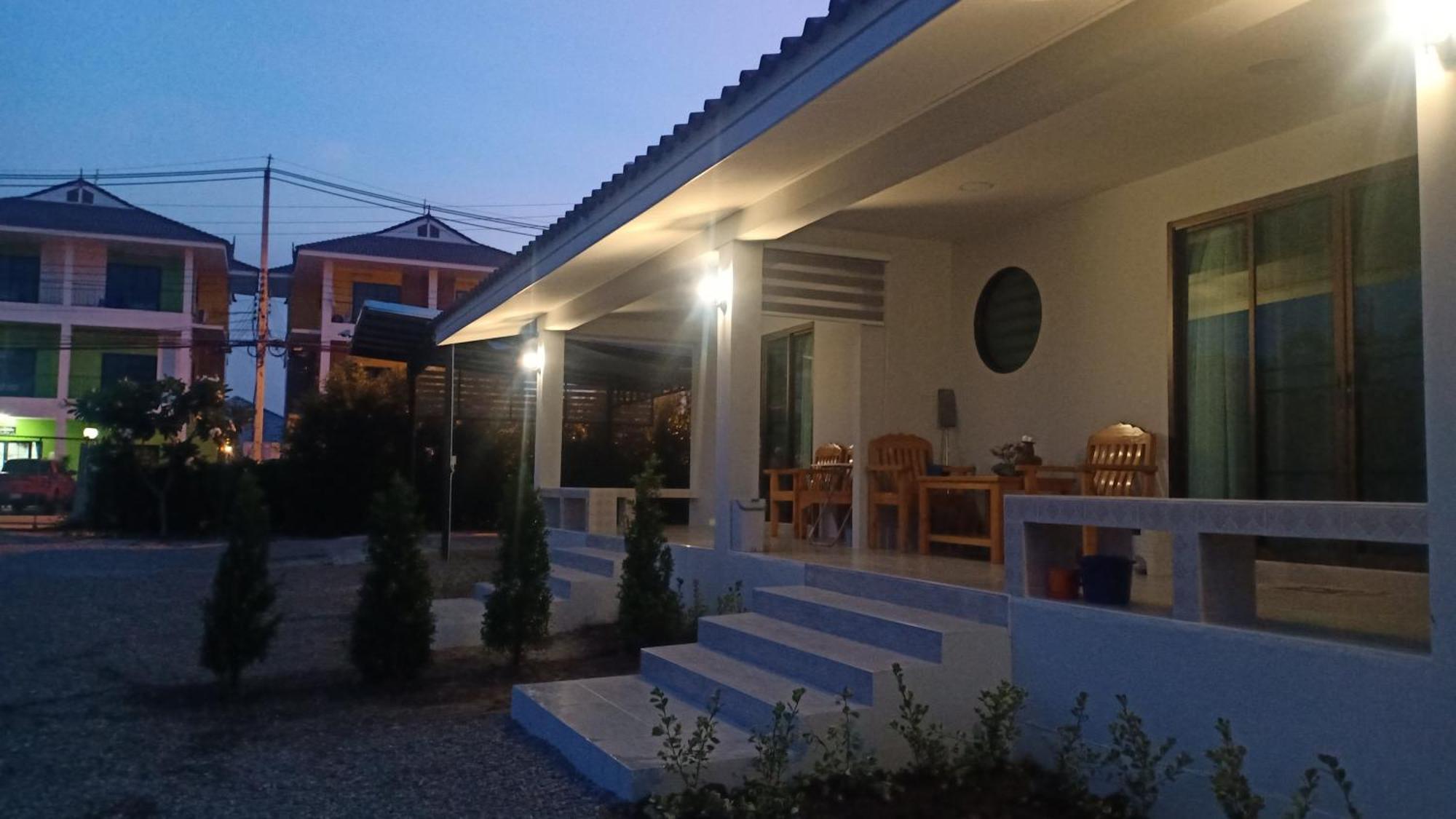 Min House Hotel Lamphun Exterior photo